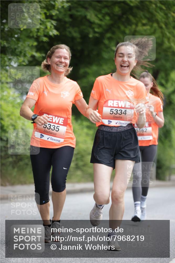15.06.2025 - REWE Women's Run Jannik Wohlers http://msf.ph/oto/7968219 15.06.2025 10:03:21 Laufen 5335, 5334, 5162 meine-sportfotos.de