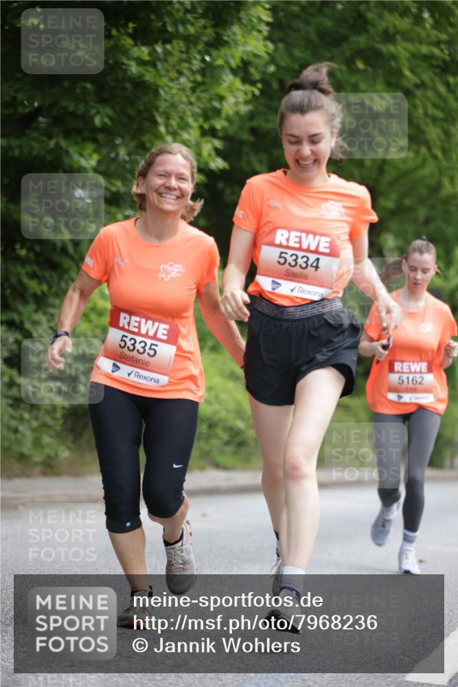 15.06.2025 - REWE Women's Run Jannik Wohlers http://msf.ph/oto/7968236 15.06.2025 10:03:22 Laufen 5335, 5334, 5162 meine-sportfotos.de