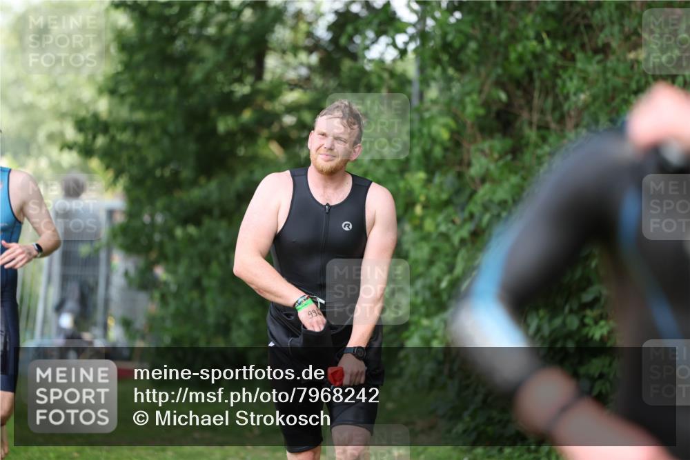 15.06.2025 - 7 Türme Triathlon Michael Strokosch http://msf.ph/oto/7968242 15.06.2025 12:54:24 Schwimmen 707, 734, 802, 930, 978, 990, 996, 998, 1006, 1016, 1045, 1104, 1105 meine-sportfotos.de