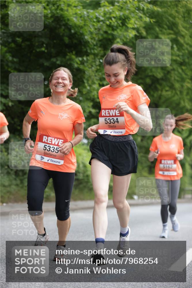 15.06.2025 - REWE Women's Run Jannik Wohlers http://msf.ph/oto/7968254 15.06.2025 10:03:22 Laufen 5335, 5334, 5162 meine-sportfotos.de