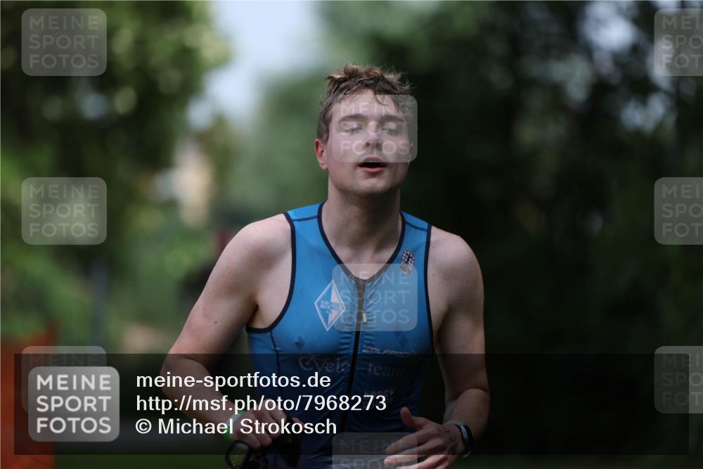 15.06.2025 - 7 Türme Triathlon Michael Strokosch http://msf.ph/oto/7968273 15.06.2025 12:54:27 Schwimmen 707, 734, 740, 802, 930, 978, 990, 996, 998, 1006, 1016, 1104, 1105 meine-sportfotos.de