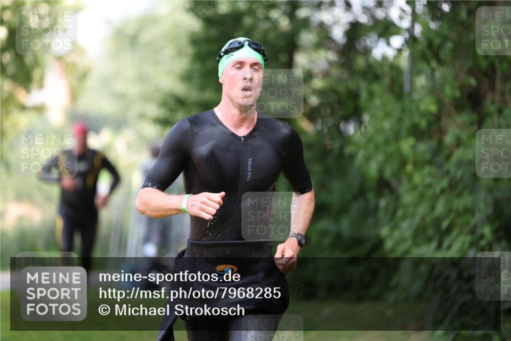 15.06.2025 - 7 Türme Triathlon Michael Strokosch http://msf.ph/oto/7968285 15.06.2025 12:54:28 Schwimmen 707, 734, 740, 802, 930, 978, 990, 996, 998, 1006, 1016, 1104, 1105 meine-sportfotos.de