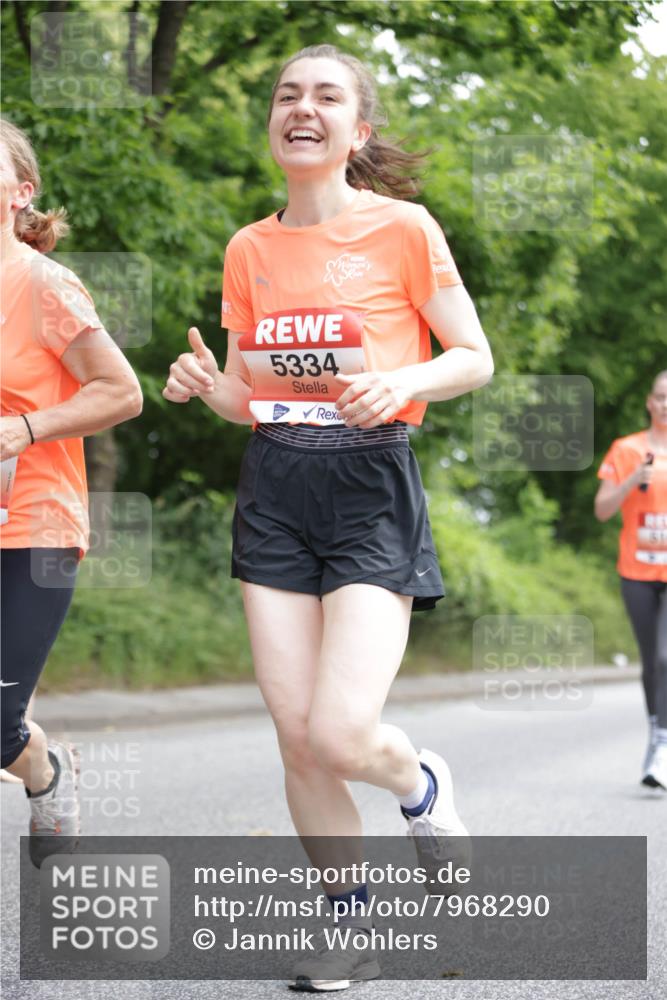 15.06.2025 - REWE Women's Run Jannik Wohlers http://msf.ph/oto/7968290 15.06.2025 10:03:23 Laufen 5334 meine-sportfotos.de