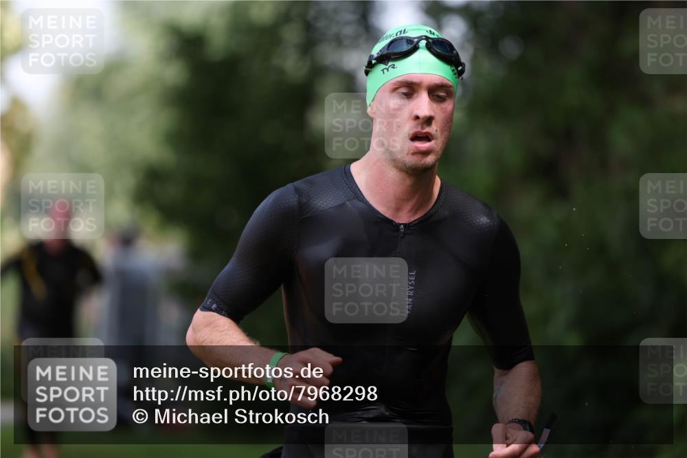15.06.2025 - 7 Türme Triathlon Michael Strokosch http://msf.ph/oto/7968298 15.06.2025 12:54:29 Schwimmen 707, 734, 740, 802, 930, 978, 996, 998, 1006, 1016, 1104, 1105 meine-sportfotos.de