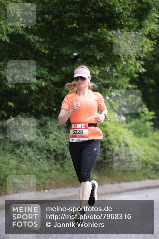 15.06.2025 - REWE Women's Run Jannik Wohlers http://msf.ph/oto/7968316 15.06.2025 10:03:36 Laufen 5328 meine-sportfotos.de