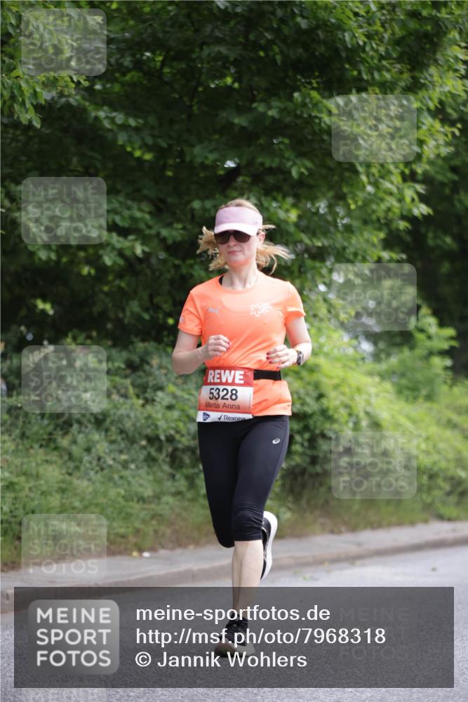 15.06.2025 - REWE Women's Run Jannik Wohlers http://msf.ph/oto/7968318 15.06.2025 10:03:37 Laufen 5328 meine-sportfotos.de