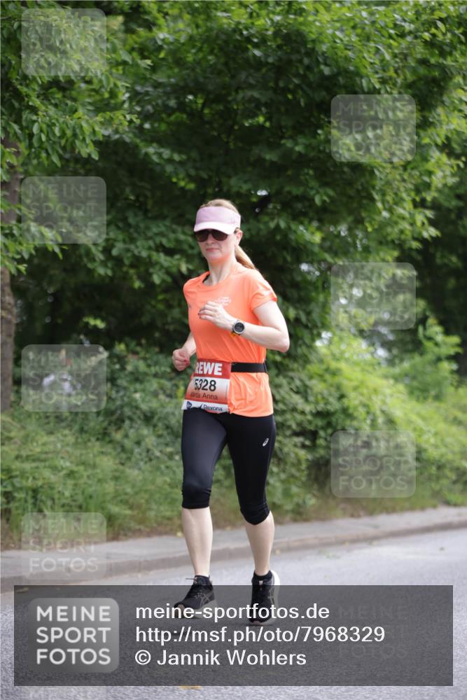 15.06.2025 - REWE Women's Run Jannik Wohlers http://msf.ph/oto/7968329 15.06.2025 10:03:37 Laufen 5328 meine-sportfotos.de