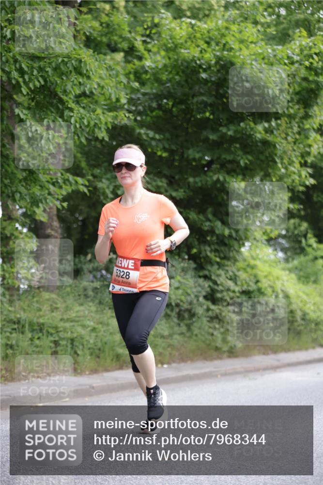 15.06.2025 - REWE Women's Run Jannik Wohlers http://msf.ph/oto/7968344 15.06.2025 10:03:37 Laufen 5328 meine-sportfotos.de
