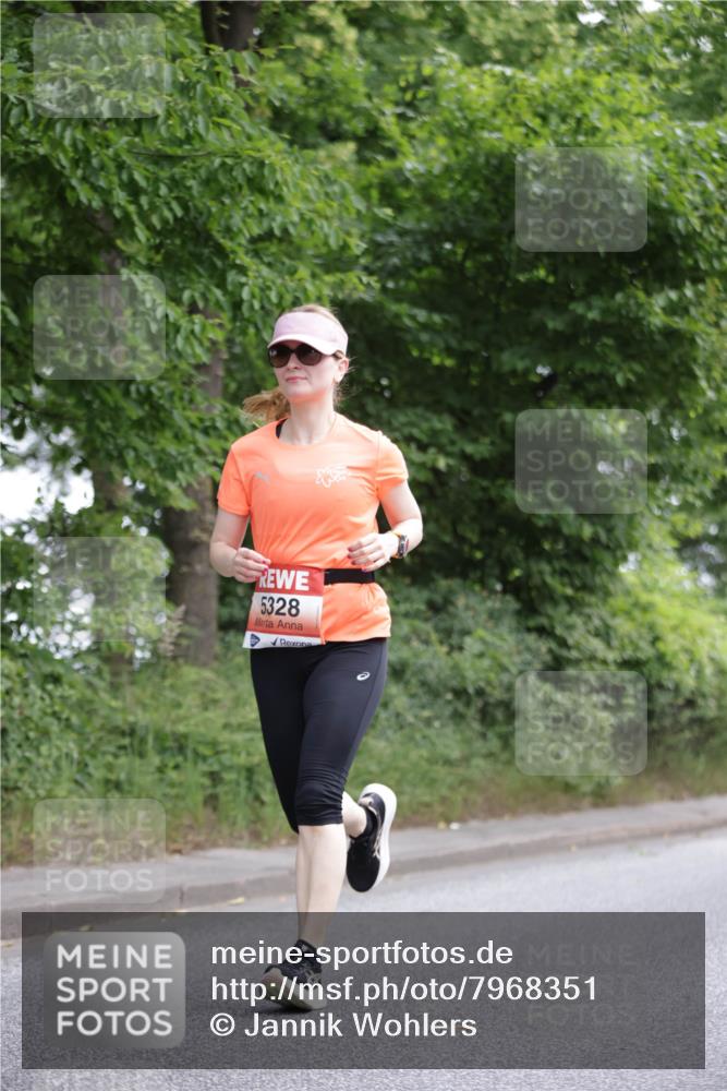 15.06.2025 - REWE Women's Run Jannik Wohlers http://msf.ph/oto/7968351 15.06.2025 10:03:37 Laufen 5328 meine-sportfotos.de