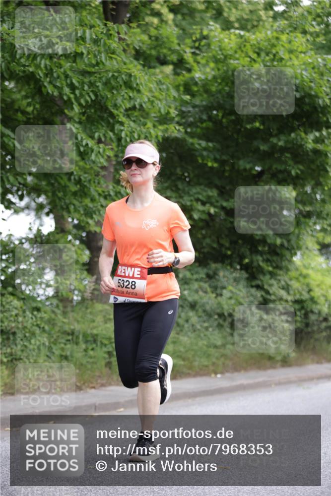 15.06.2025 - REWE Women's Run Jannik Wohlers http://msf.ph/oto/7968353 15.06.2025 10:03:37 Laufen 5328 meine-sportfotos.de