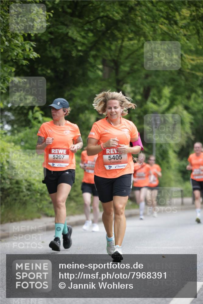 15.06.2025 - REWE Women's Run Jannik Wohlers http://msf.ph/oto/7968391 15.06.2025 10:03:40 Laufen 5207, 5405 meine-sportfotos.de