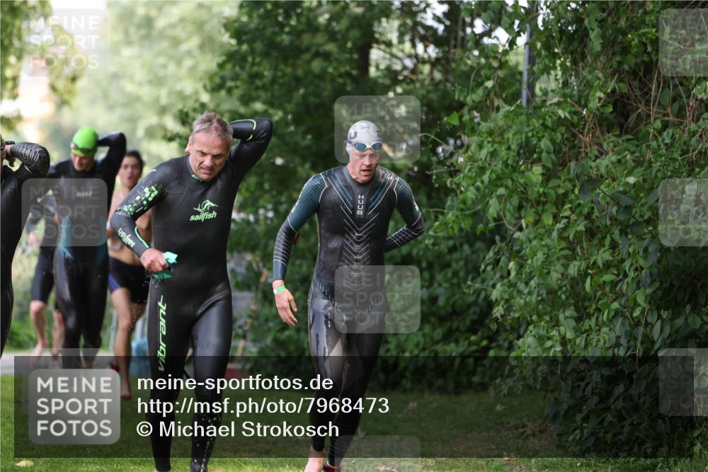 15.06.2025 - 7 Türme Triathlon Michael Strokosch http://msf.ph/oto/7968473 15.06.2025 12:54:49 Schwimmen 157, 701, 719, 723, 740, 762, 881, 916, 939, 945, 998, 1024, 1104, 1105, 1182 meine-sportfotos.de