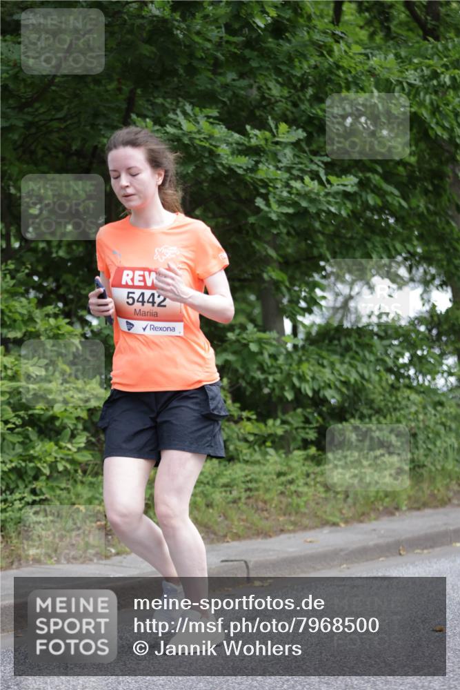 15.06.2025 - REWE Women's Run Jannik Wohlers http://msf.ph/oto/7968500 15.06.2025 10:03:46 Laufen 5442 meine-sportfotos.de