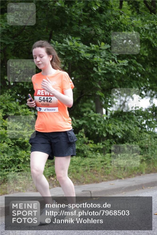 15.06.2025 - REWE Women's Run Jannik Wohlers http://msf.ph/oto/7968503 15.06.2025 10:03:46 Laufen 5442 meine-sportfotos.de