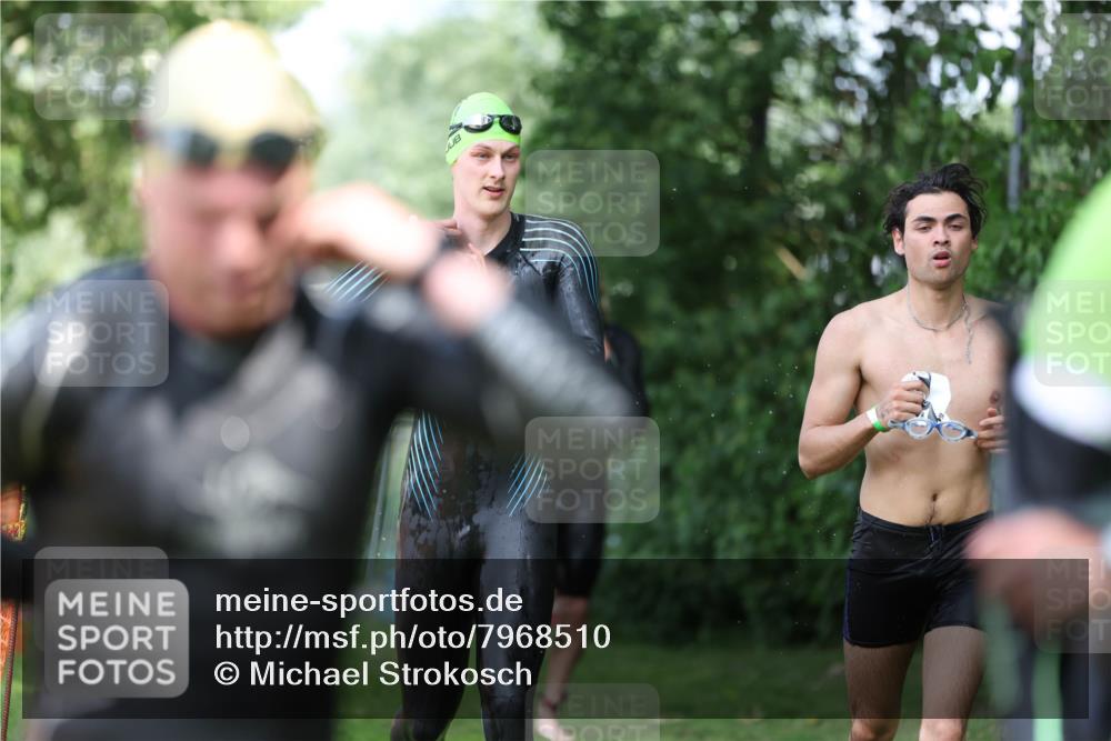 15.06.2025 - 7 Türme Triathlon Michael Strokosch http://msf.ph/oto/7968510 15.06.2025 12:54:53 Schwimmen 157, 701, 719, 723, 740, 762, 881, 916, 939, 945, 950, 1024, 1104, 1182 meine-sportfotos.de