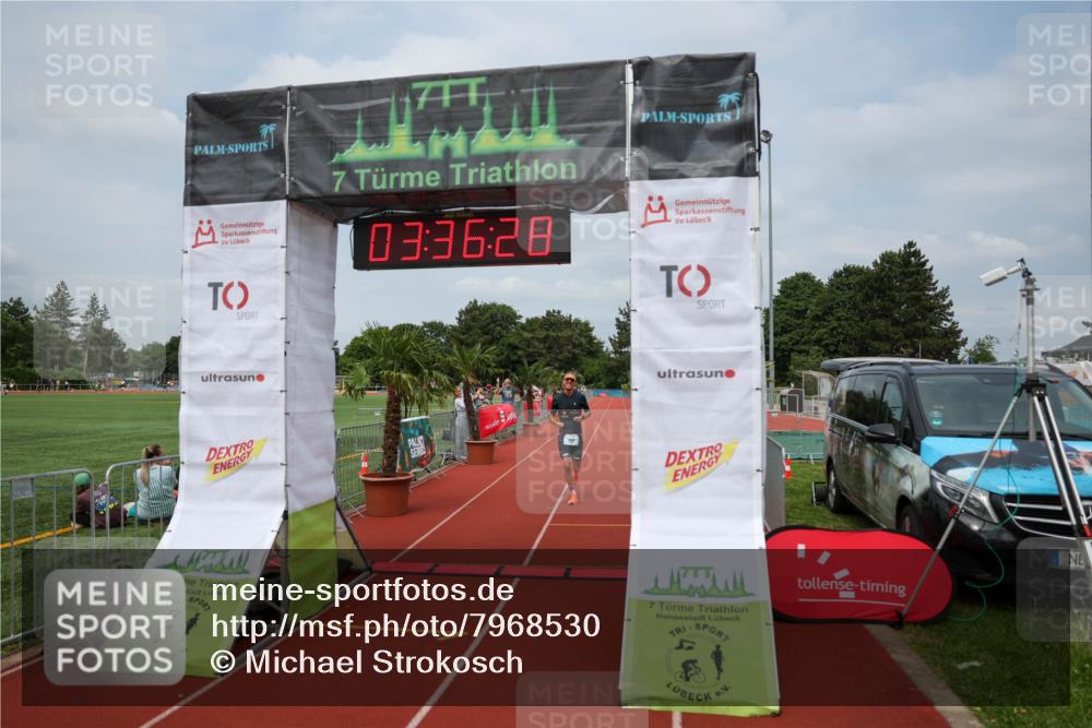 15.06.2025 - 7 Türme Triathlon Michael Strokosch http://msf.ph/oto/7968530 15.06.2025 13:36:27 Ziel 460 meine-sportfotos.de