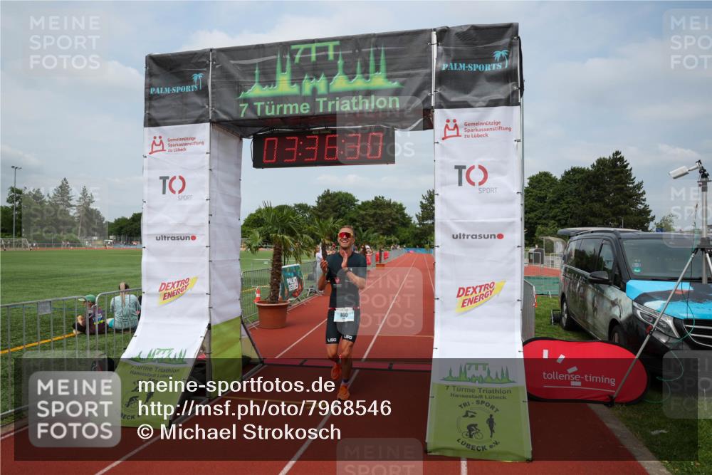 15.06.2025 - 7 Türme Triathlon Michael Strokosch http://msf.ph/oto/7968546 15.06.2025 13:36:29 Ziel 460 meine-sportfotos.de