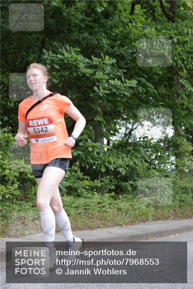 15.06.2025 - REWE Women's Run Jannik Wohlers http://msf.ph/oto/7968553 15.06.2025 10:03:49 Laufen 5342 meine-sportfotos.de