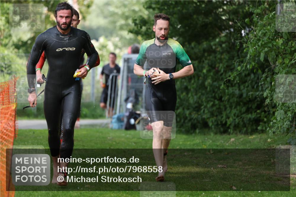 15.06.2025 - 7 Türme Triathlon Michael Strokosch http://msf.ph/oto/7968558 15.06.2025 12:55:01 Schwimmen 157, 701, 719, 723, 762, 772, 846, 859, 865, 881, 916, 939, 945, 950, 952, 1019, 1024, 1152, 1182 meine-sportfotos.de