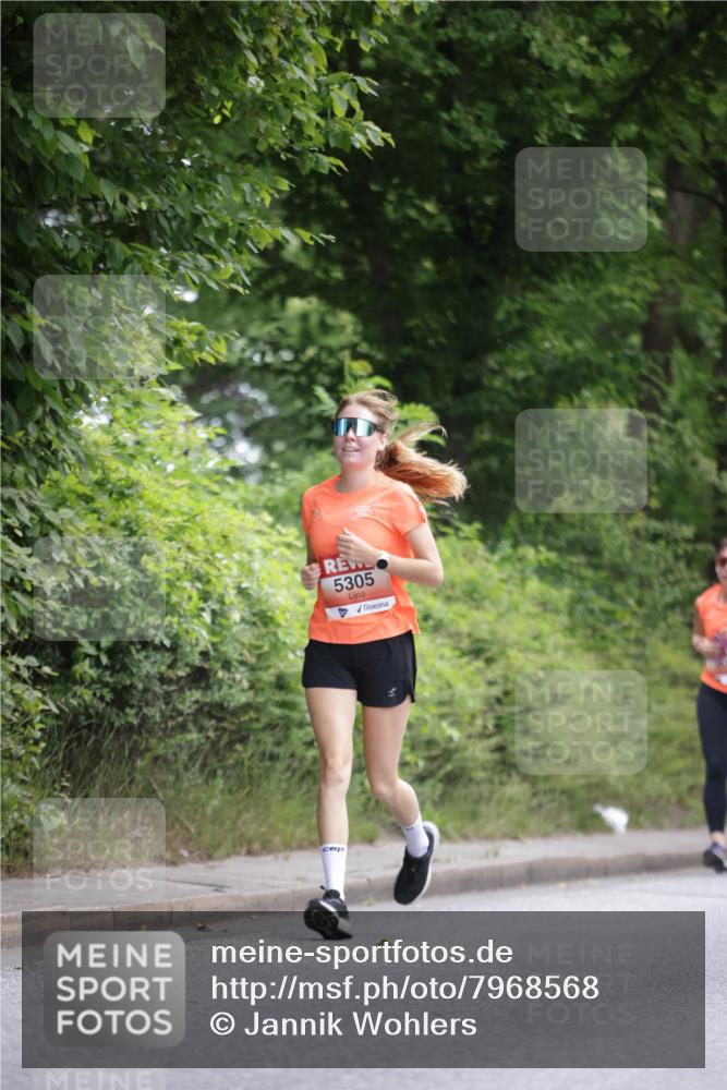 15.06.2025 - REWE Women's Run Jannik Wohlers http://msf.ph/oto/7968568 15.06.2025 10:03:54 Laufen 5305 meine-sportfotos.de