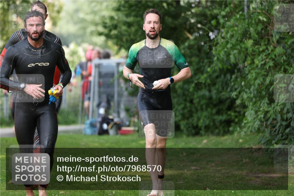 15.06.2025 - 7 Türme Triathlon Michael Strokosch http://msf.ph/oto/7968570 15.06.2025 12:55:02 Schwimmen 157, 701, 719, 723, 745, 762, 772, 846, 859, 865, 881, 939, 945, 950, 952, 1019, 1024, 1152, 1182 meine-sportfotos.de