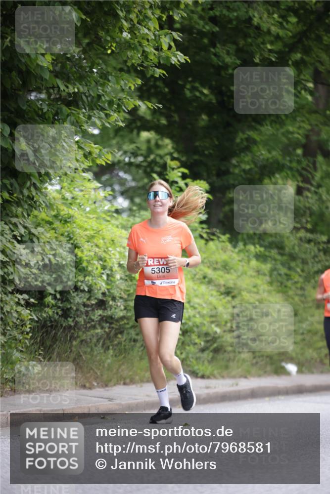 15.06.2025 - REWE Women's Run Jannik Wohlers http://msf.ph/oto/7968581 15.06.2025 10:03:55 Laufen 5305 meine-sportfotos.de