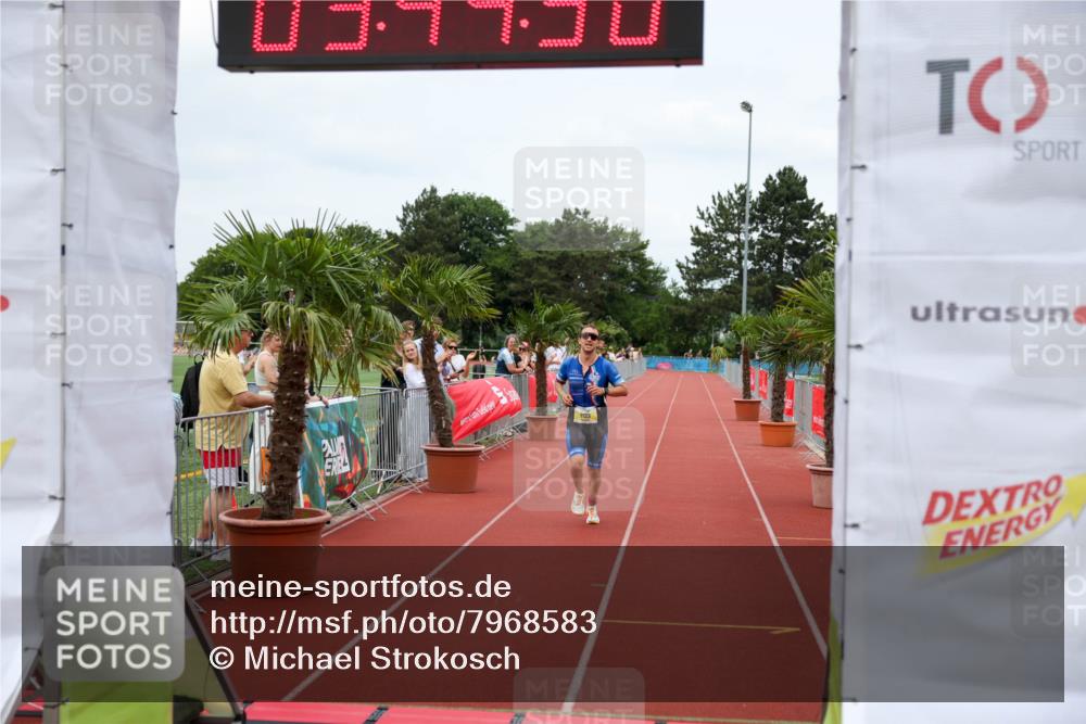 15.06.2025 - 7 Türme Triathlon Michael Strokosch http://msf.ph/oto/7968583 15.06.2025 13:44:30 Ziel 1133 meine-sportfotos.de