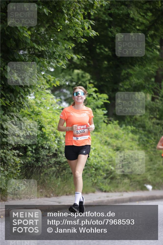 15.06.2025 - REWE Women's Run Jannik Wohlers http://msf.ph/oto/7968593 15.06.2025 10:03:55 Laufen 5305 meine-sportfotos.de