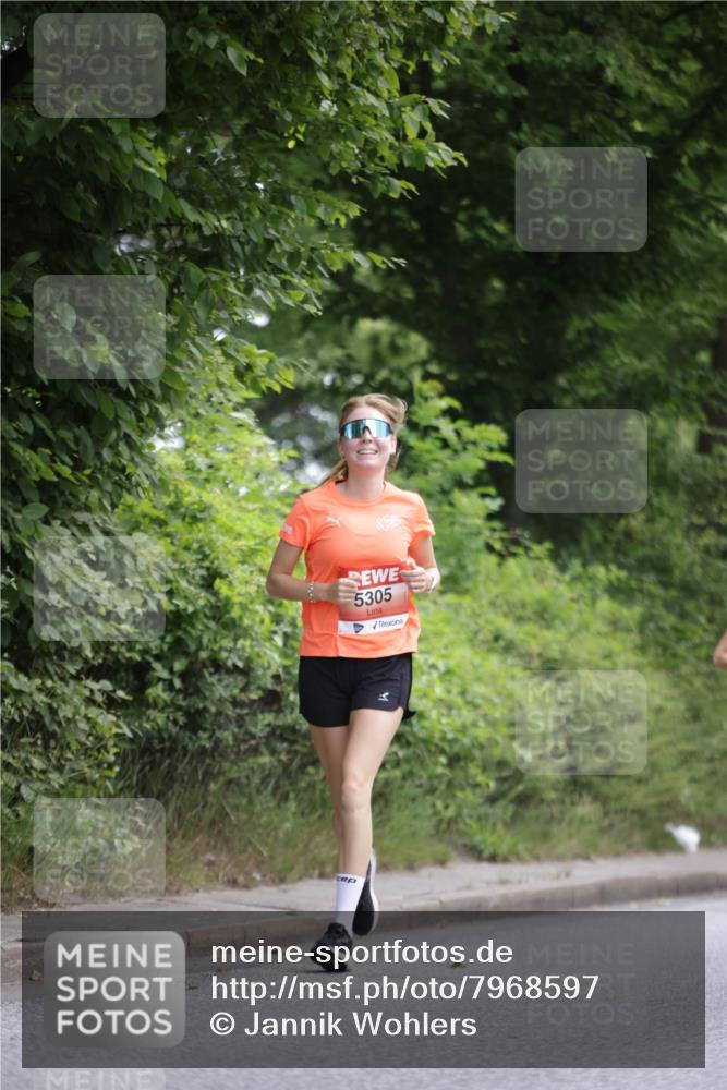 15.06.2025 - REWE Women's Run Jannik Wohlers http://msf.ph/oto/7968597 15.06.2025 10:03:55 Laufen 5305 meine-sportfotos.de