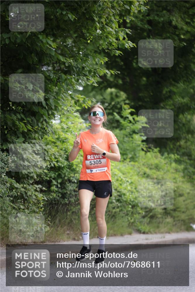 15.06.2025 - REWE Women's Run Jannik Wohlers http://msf.ph/oto/7968611 15.06.2025 10:03:55 Laufen 5305 meine-sportfotos.de