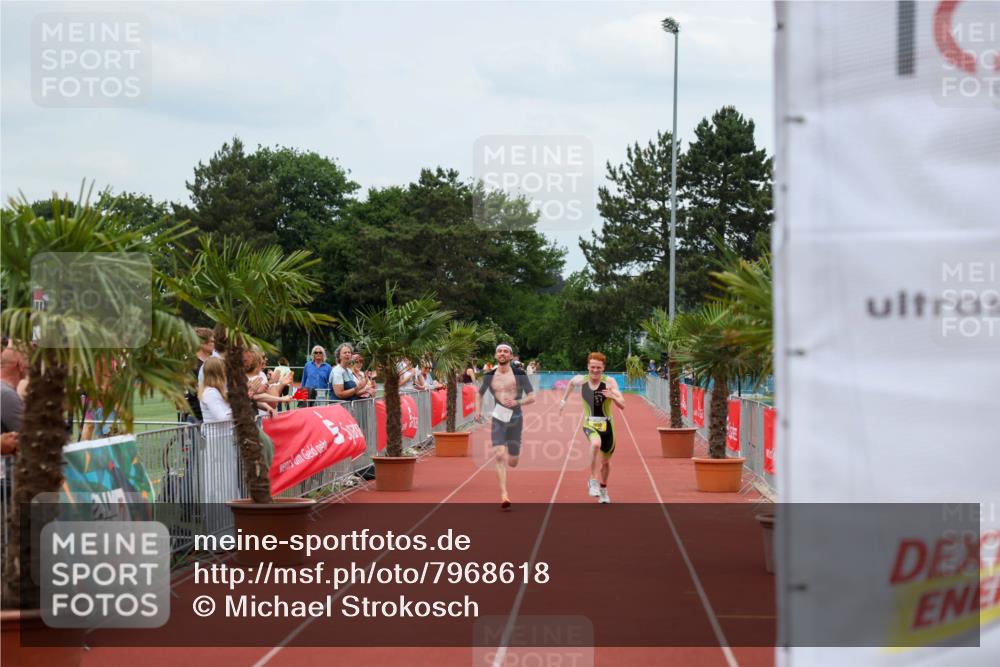 15.06.2025 - 7 Türme Triathlon Michael Strokosch http://msf.ph/oto/7968618 15.06.2025 13:45:05 Ziel 618, 1090 meine-sportfotos.de