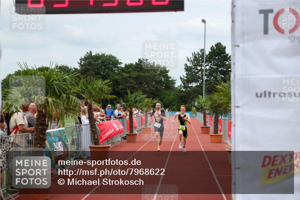 15.06.2025 - 7 Türme Triathlon Michael Strokosch http://msf.ph/oto/7968622 15.06.2025 13:45:06 Ziel 618, 1090 meine-sportfotos.de