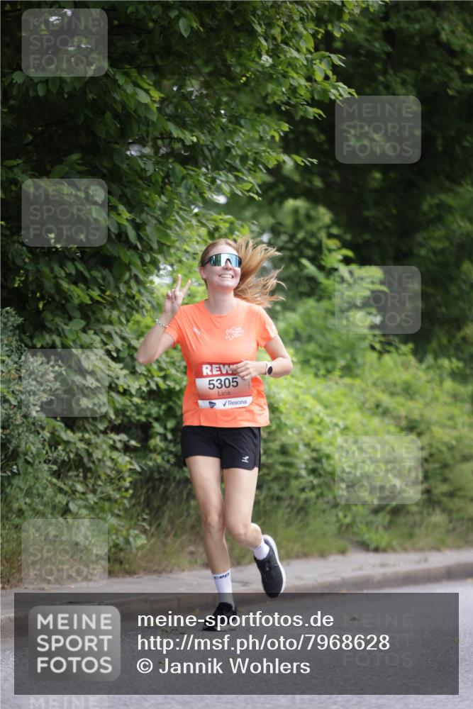 15.06.2025 - REWE Women's Run Jannik Wohlers http://msf.ph/oto/7968628 15.06.2025 10:03:55 Laufen 5305 meine-sportfotos.de