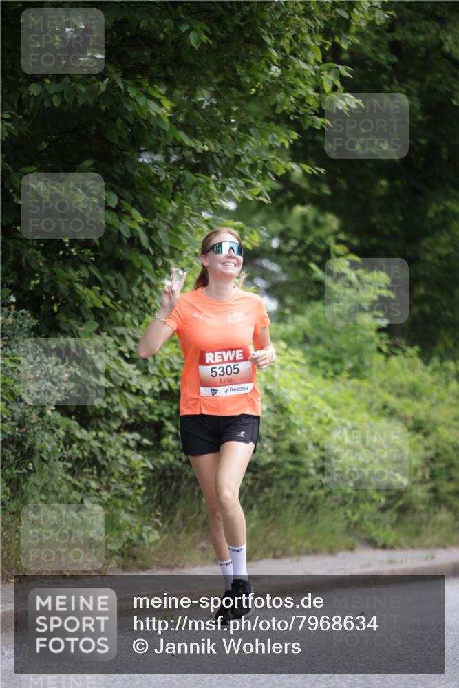 15.06.2025 - REWE Women's Run Jannik Wohlers http://msf.ph/oto/7968634 15.06.2025 10:03:55 Laufen 5305 meine-sportfotos.de