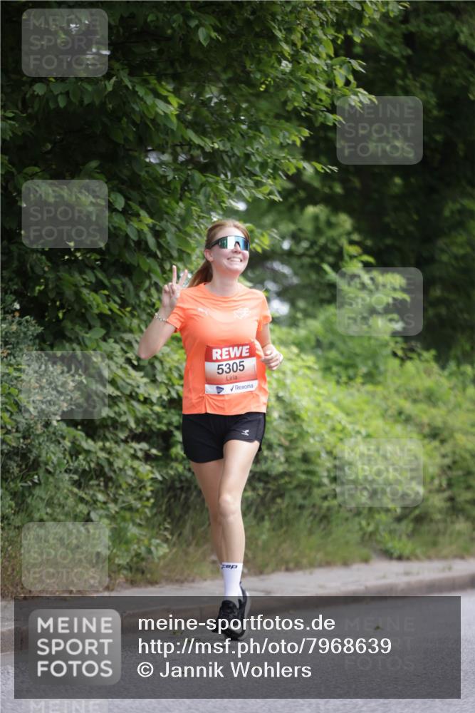 15.06.2025 - REWE Women's Run Jannik Wohlers http://msf.ph/oto/7968639 15.06.2025 10:03:55 Laufen 5305 meine-sportfotos.de