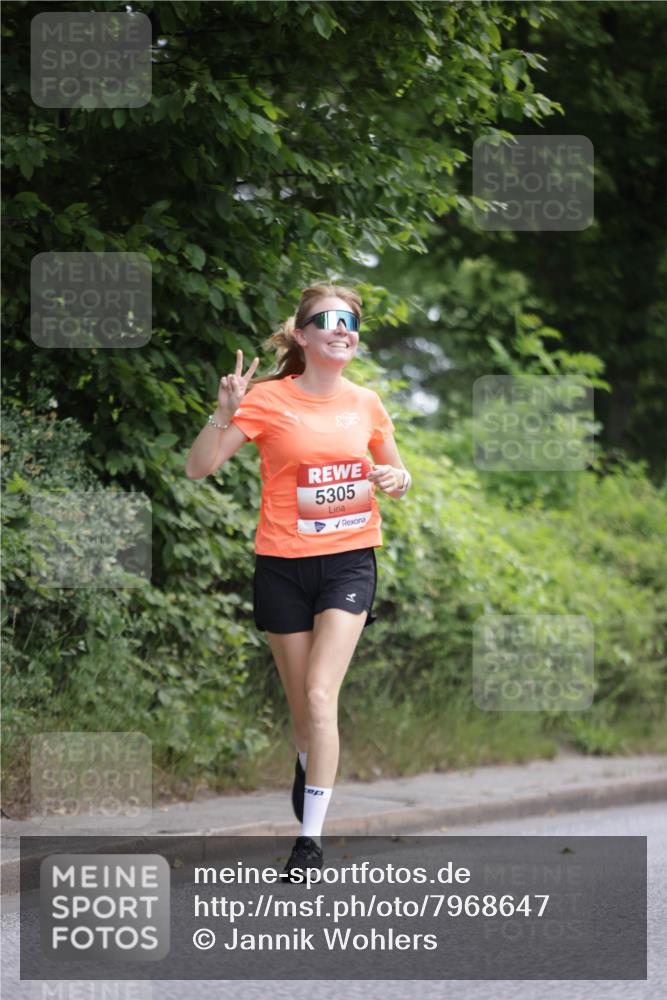 15.06.2025 - REWE Women's Run Jannik Wohlers http://msf.ph/oto/7968647 15.06.2025 10:03:55 Laufen 5305 meine-sportfotos.de