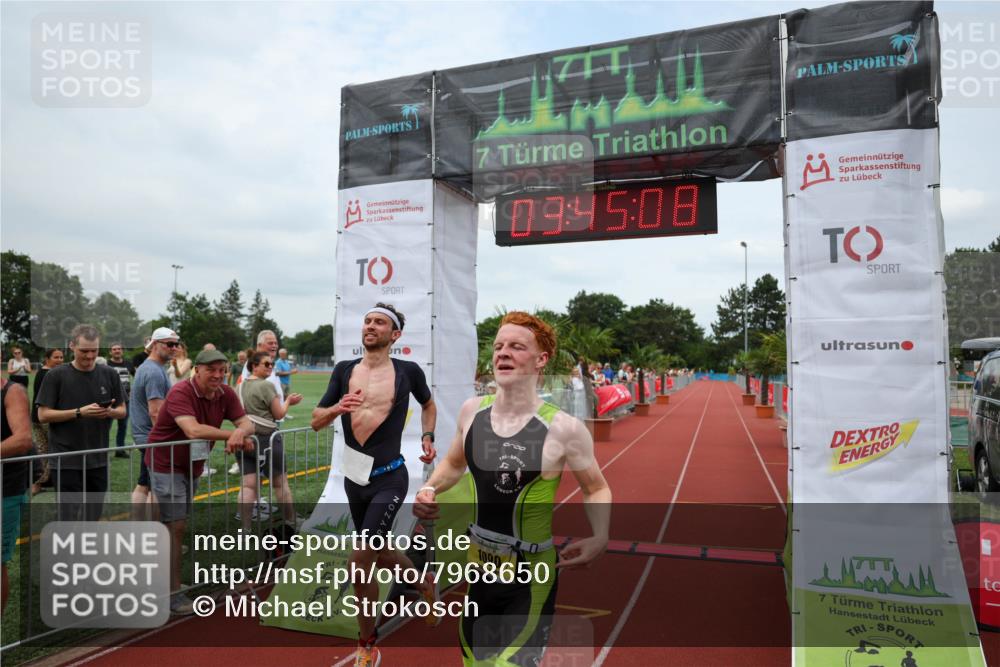 15.06.2025 - 7 Türme Triathlon Michael Strokosch http://msf.ph/oto/7968650 15.06.2025 13:45:08 Ziel 618, 1090 meine-sportfotos.de