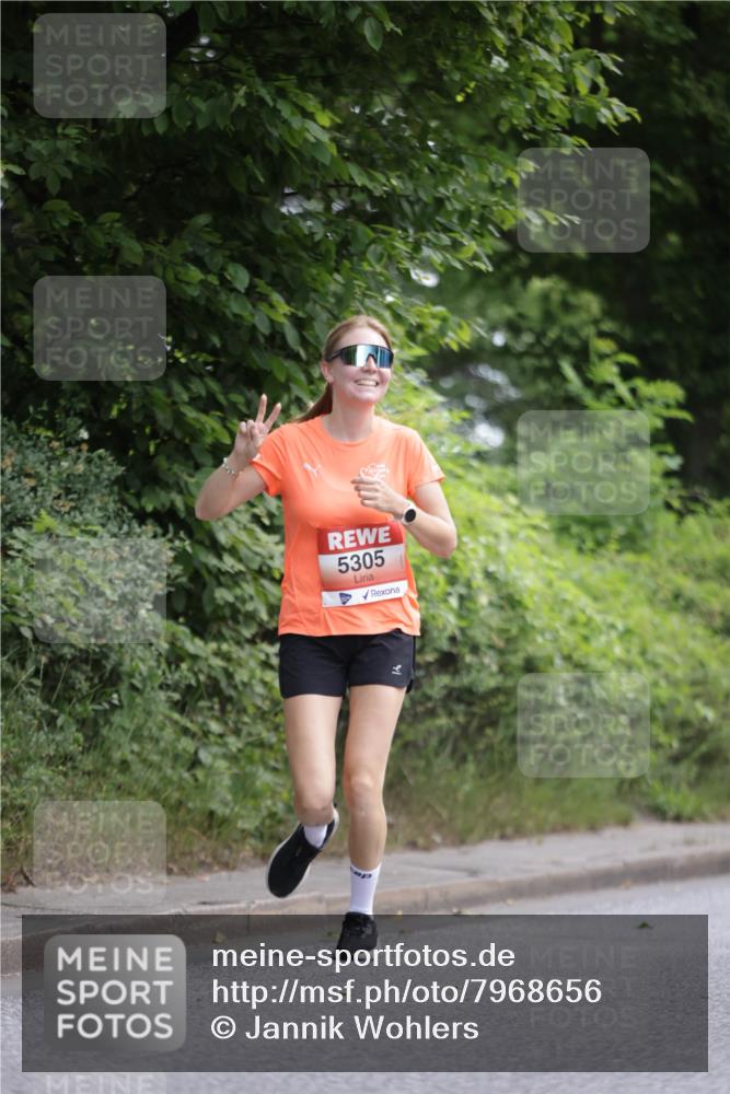 15.06.2025 - REWE Women's Run Jannik Wohlers http://msf.ph/oto/7968656 15.06.2025 10:03:56 Laufen 5305 meine-sportfotos.de