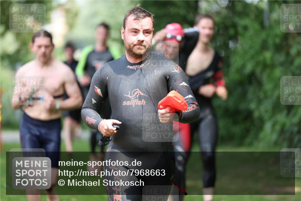15.06.2025 - 7 Türme Triathlon Michael Strokosch http://msf.ph/oto/7968663 15.06.2025 12:55:11 Schwimmen 157, 701, 723, 727, 745, 762, 769, 772, 784, 801, 846, 859, 865, 881, 950, 952, 1019, 1075, 1152 meine-sportfotos.de