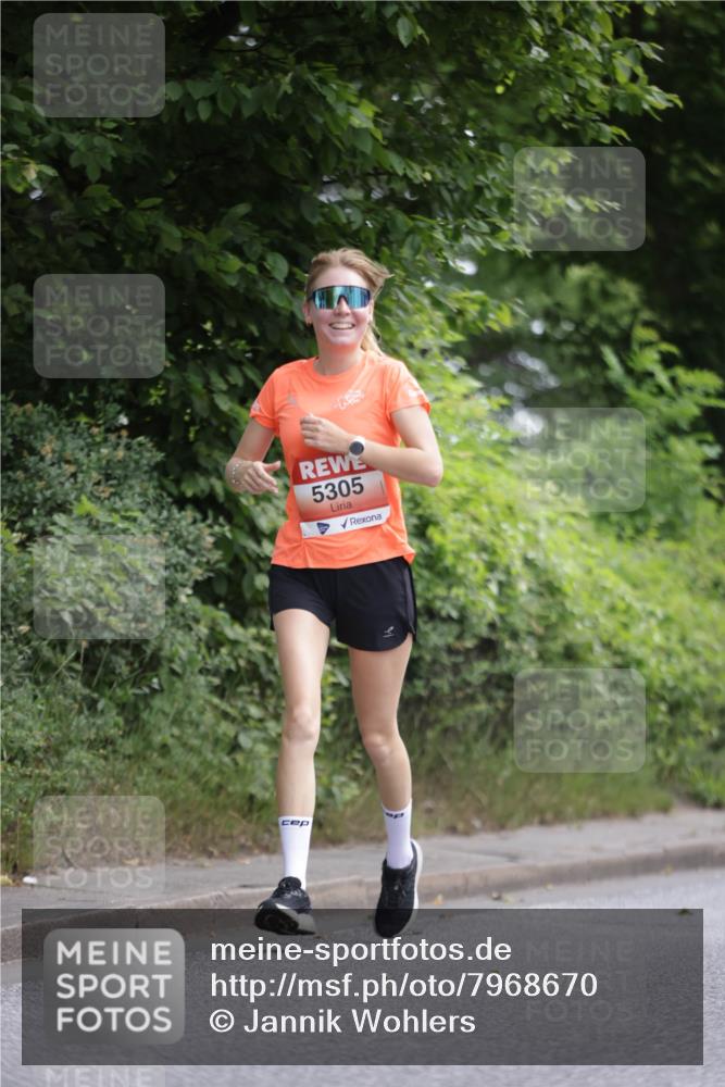 15.06.2025 - REWE Women's Run Jannik Wohlers http://msf.ph/oto/7968670 15.06.2025 10:03:56 Laufen 5305 meine-sportfotos.de