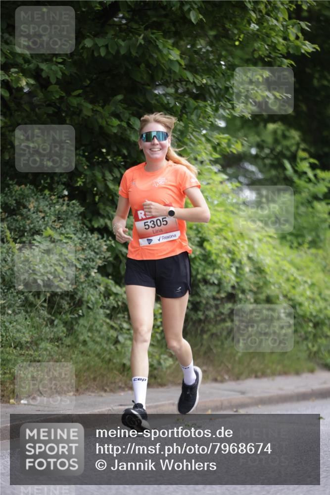 15.06.2025 - REWE Women's Run Jannik Wohlers http://msf.ph/oto/7968674 15.06.2025 10:03:56 Laufen 5305, 41 meine-sportfotos.de