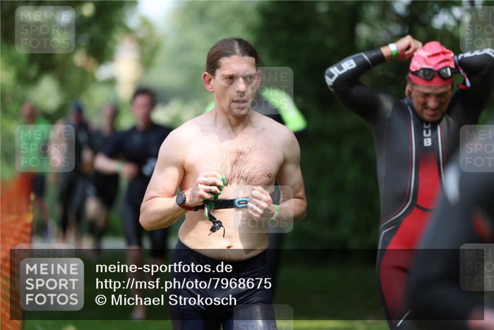 15.06.2025 - 7 Türme Triathlon Michael Strokosch http://msf.ph/oto/7968675 15.06.2025 12:55:12 Schwimmen 157, 701, 723, 727, 745, 762, 769, 772, 784, 801, 846, 859, 865, 881, 950, 952, 1019, 1075, 1152 meine-sportfotos.de