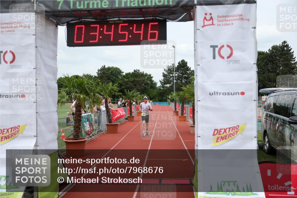 15.06.2025 - 7 Türme Triathlon Michael Strokosch http://msf.ph/oto/7968676 15.06.2025 13:45:46 Ziel 916 meine-sportfotos.de