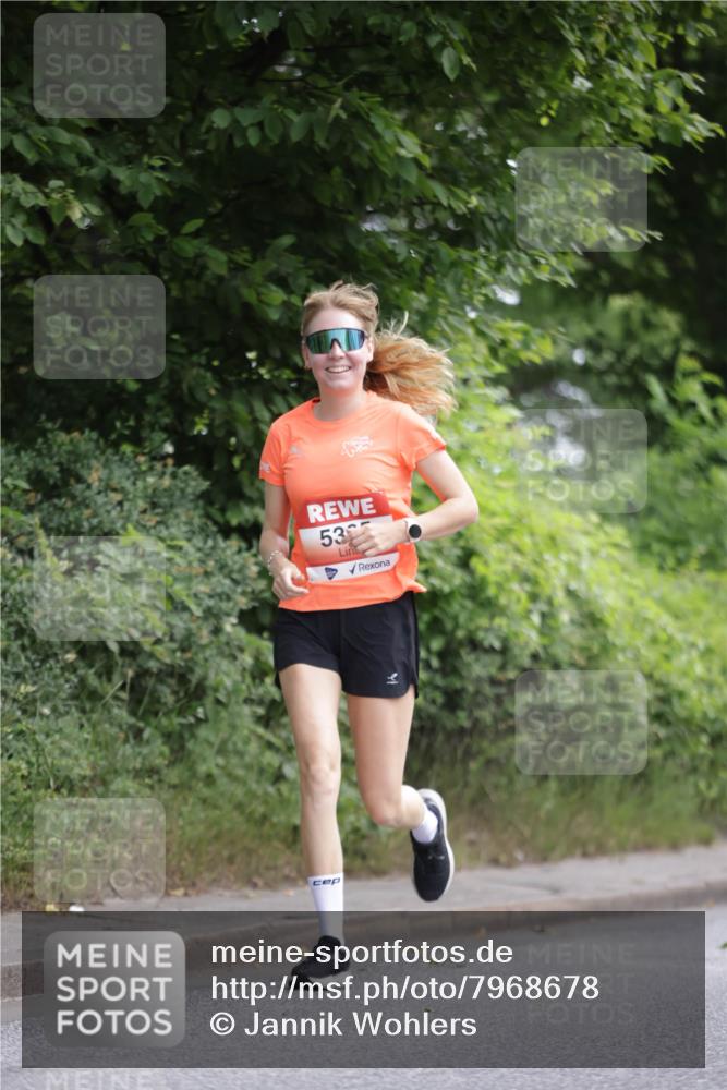 15.06.2025 - REWE Women's Run Jannik Wohlers http://msf.ph/oto/7968678 15.06.2025 10:03:56 Laufen 53, 41 meine-sportfotos.de