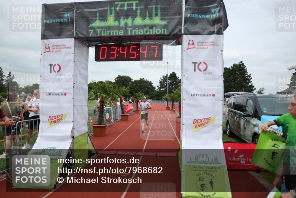 15.06.2025 - 7 Türme Triathlon Michael Strokosch http://msf.ph/oto/7968682 15.06.2025 13:45:46 Ziel 916 meine-sportfotos.de