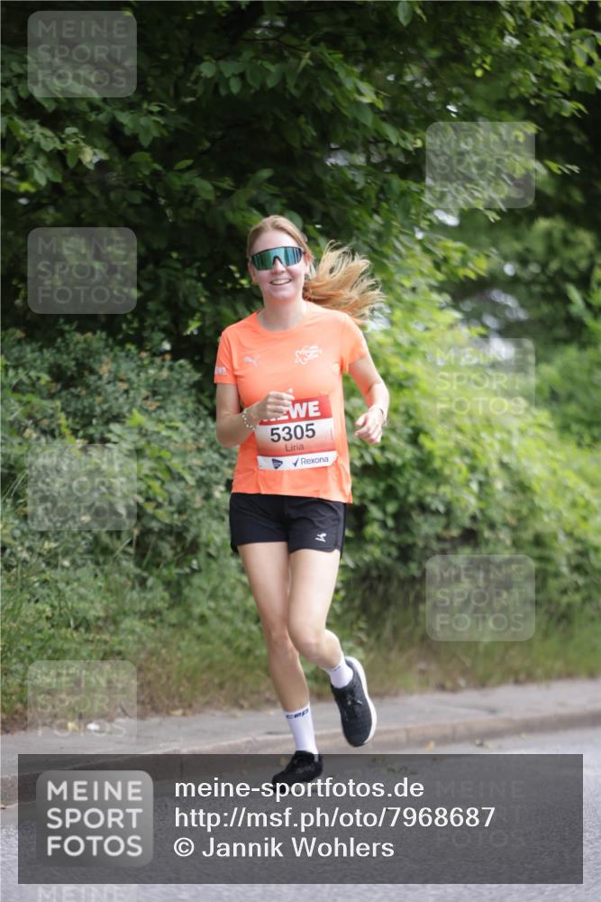 15.06.2025 - REWE Women's Run Jannik Wohlers http://msf.ph/oto/7968687 15.06.2025 10:03:56 Laufen 16, 5305 meine-sportfotos.de