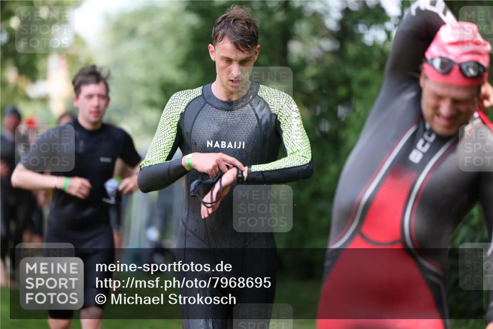 15.06.2025 - 7 Türme Triathlon Michael Strokosch http://msf.ph/oto/7968695 15.06.2025 12:55:14 Schwimmen 157, 701, 723, 727, 745, 762, 769, 772, 784, 801, 846, 859, 865, 950, 952, 955, 1019, 1075, 1152 meine-sportfotos.de