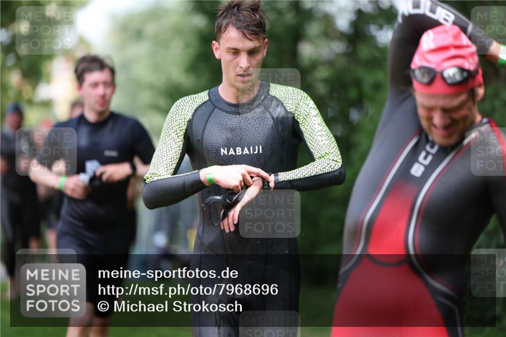 15.06.2025 - 7 Türme Triathlon Michael Strokosch http://msf.ph/oto/7968696 15.06.2025 12:55:14 Schwimmen 157, 701, 723, 727, 745, 762, 769, 772, 784, 801, 846, 859, 865, 950, 952, 955, 1019, 1075, 1152 meine-sportfotos.de