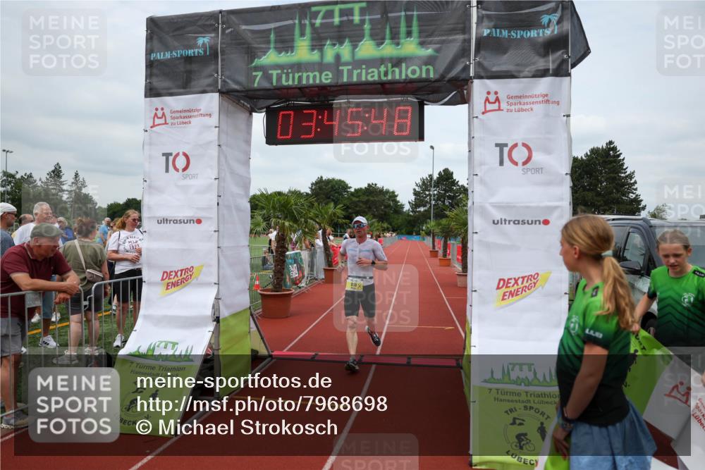 15.06.2025 - 7 Türme Triathlon Michael Strokosch http://msf.ph/oto/7968698 15.06.2025 13:45:48 Ziel 916 meine-sportfotos.de