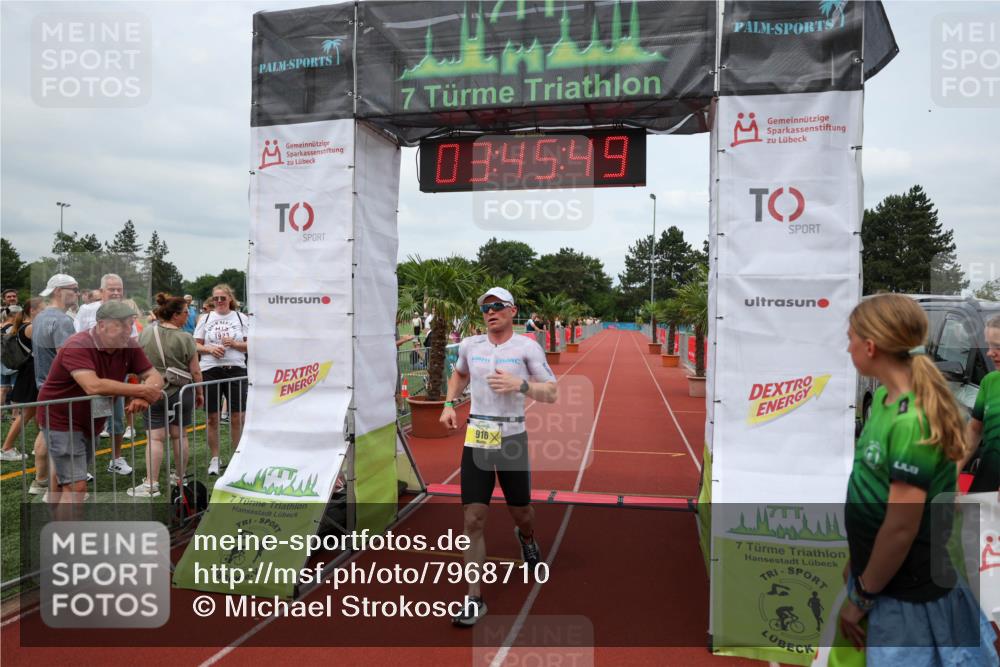 15.06.2025 - 7 Türme Triathlon Michael Strokosch http://msf.ph/oto/7968710 15.06.2025 13:45:49 Ziel 916 meine-sportfotos.de
